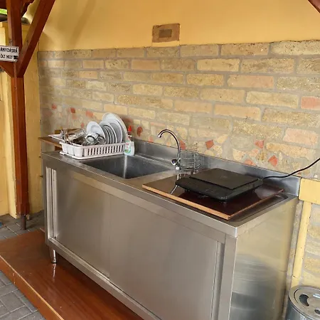 Bed & Breakfast Eszter Panzio Harta