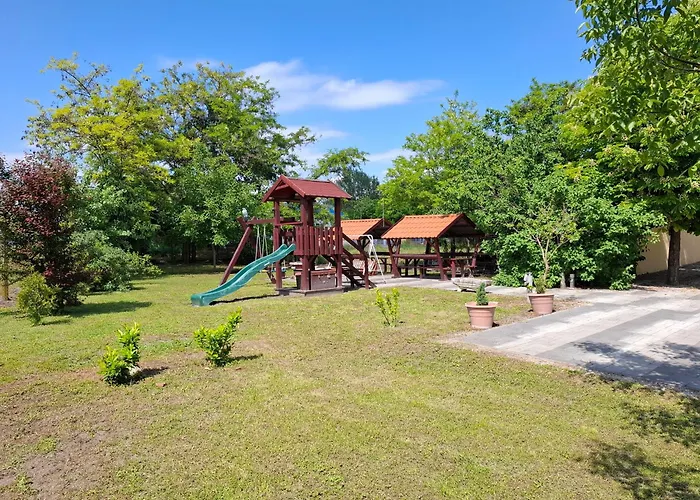 Bed & Breakfast Eszter Vendeghaz 3*