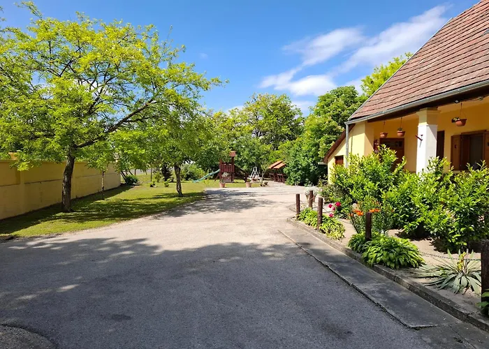 Bed & Breakfast Eszter Vendeghaz